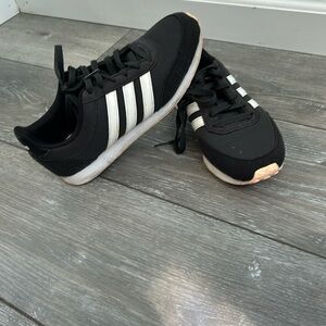 Adidas sneakers size 7 1/2